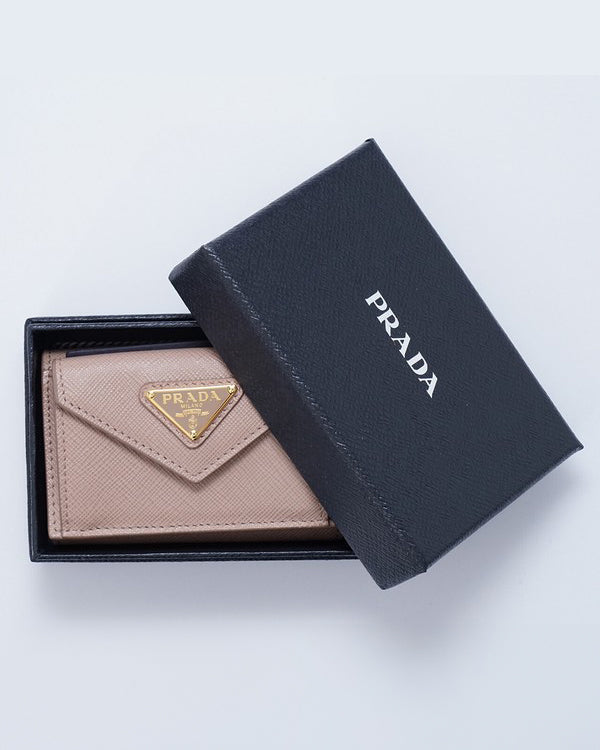PRADA_サファイアーノトライアングル