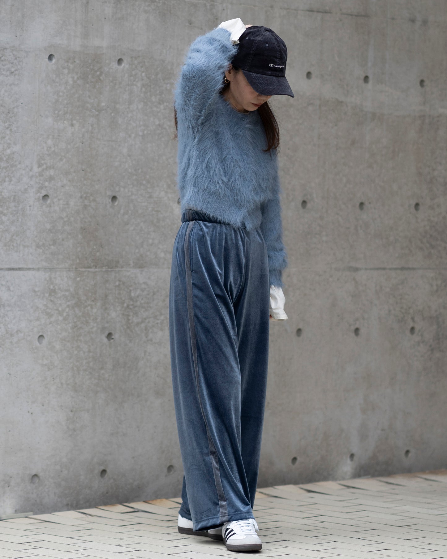 レフアリラクシングベロアラインパンツ